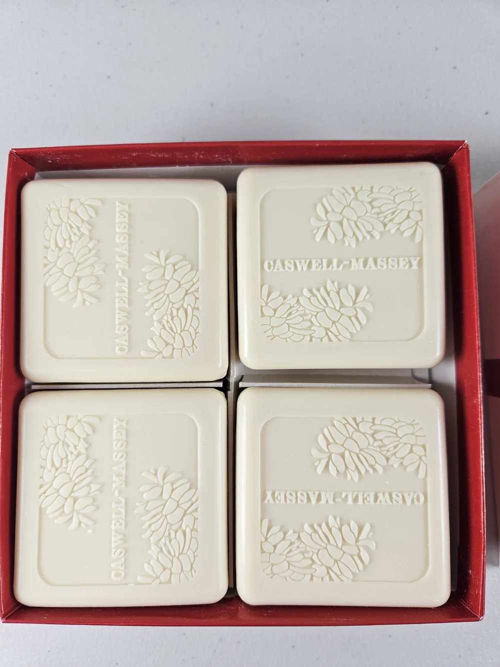 Caswell-Masset Fragranced Guest Soaps - White with Red Accent Brand New 4 Soaps